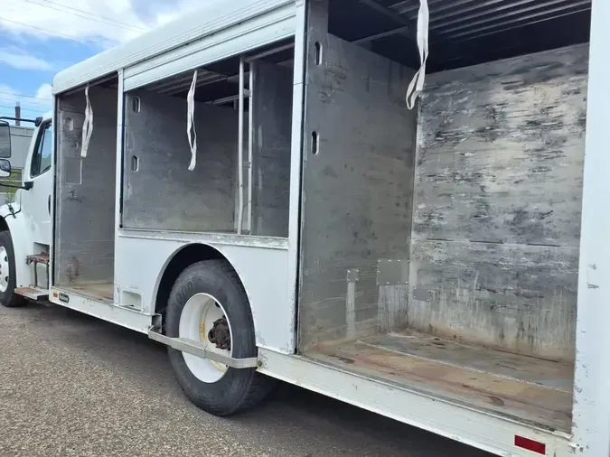 2017 FREIGHTLINER M2 106