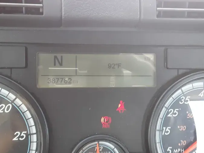 2017 FREIGHTLINER/MERCEDES CASCADIA 113