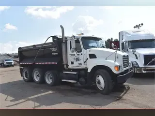 2003 MACK GRANITE CV713
