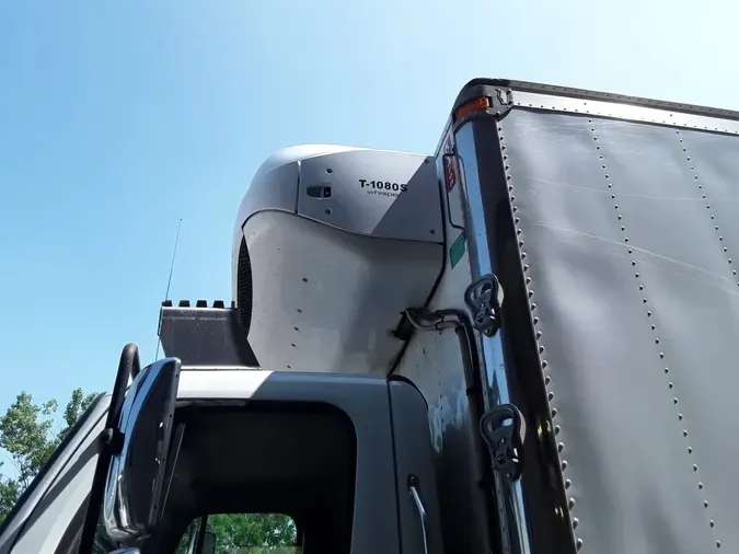 2017 FREIGHTLINER M2 106