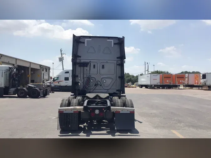 2023 Freightliner Cascadia