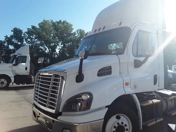 2017 FREIGHTLINER CASCADIA 113a0e87b1ad808a59d2f66b9f31e6d5c65