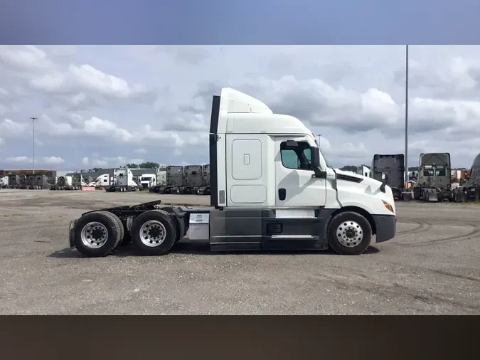 2022 Freightliner Cascadia 126