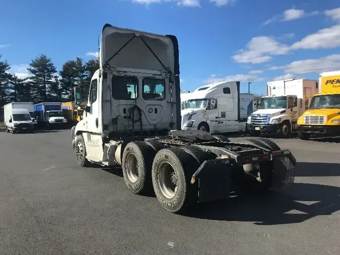 2018 Freightliner X12564ST