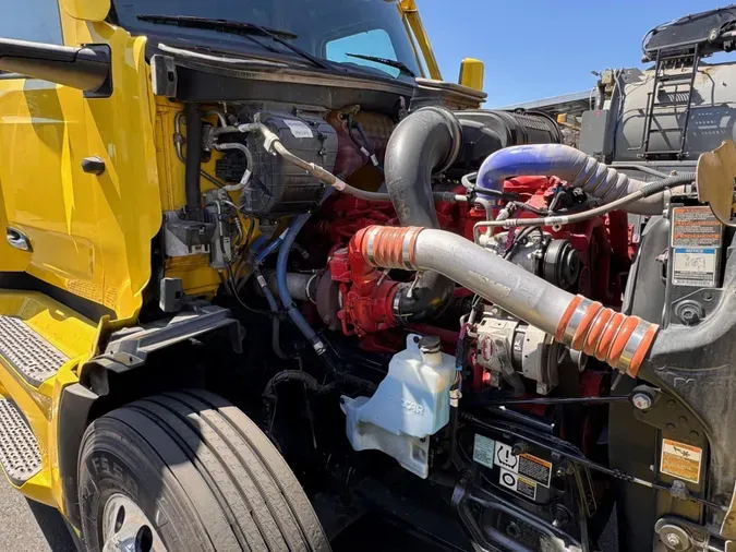 2024 Peterbilt 579
