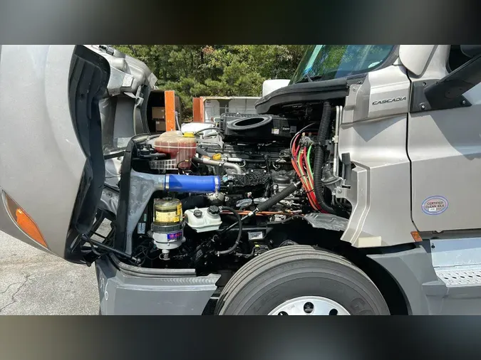 2022 Freightliner Cascadia 126