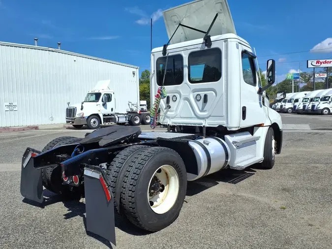 2022 FREIGHTLINER CASCADIA PX12642ST