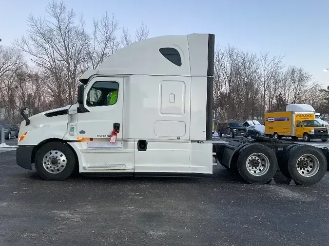 2019 Freightliner T12664ST