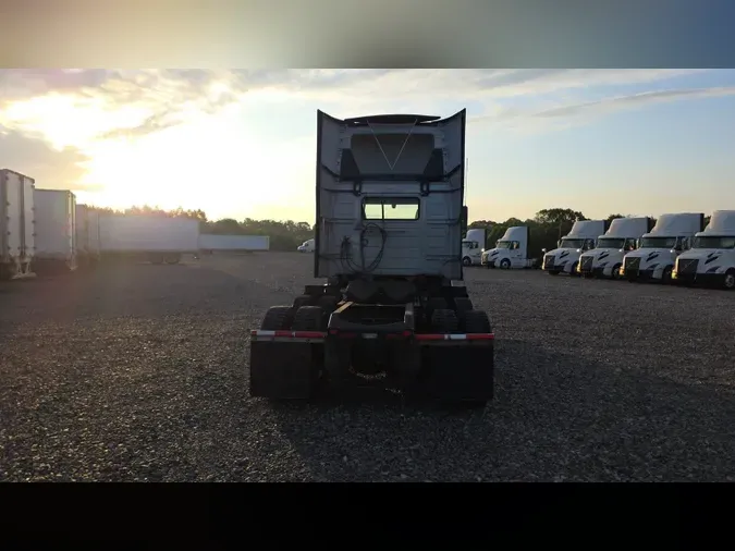 2020 Volvo VNL300
