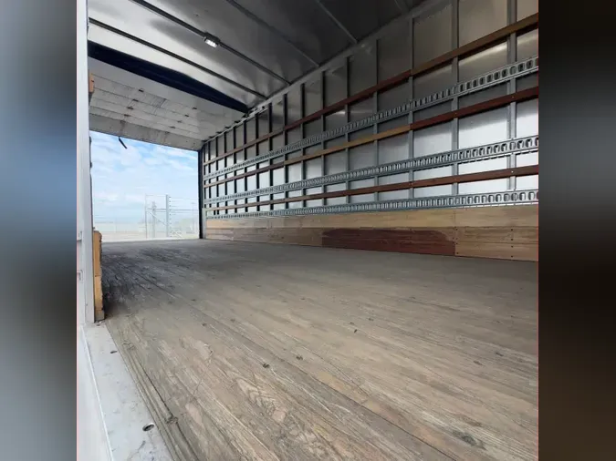 2019 FREIGHTLINER/MERCEDES M2 106