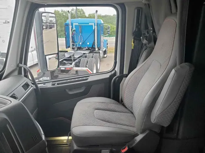 2020 VOLVO VNL64T760