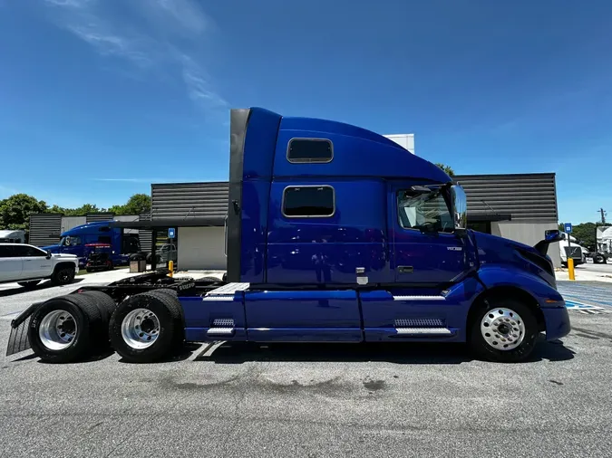 2022 Volvo VNL64T860