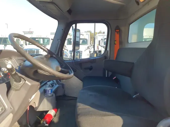 2018 FREIGHTLINER M2 106