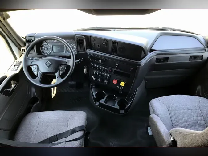 2023 INT LT625 6x4