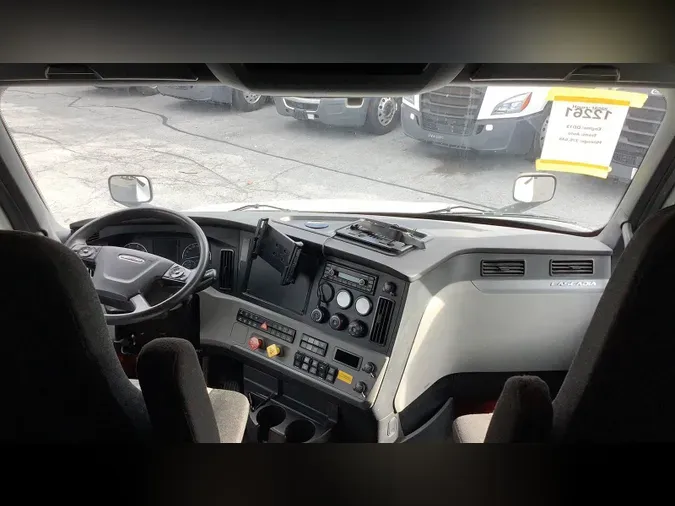 2020 Freightliner Cascadia 126a10da11978b54f0151db1c9f0ae05a67