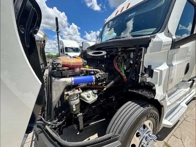 2023 Freightliner Cascadia 126