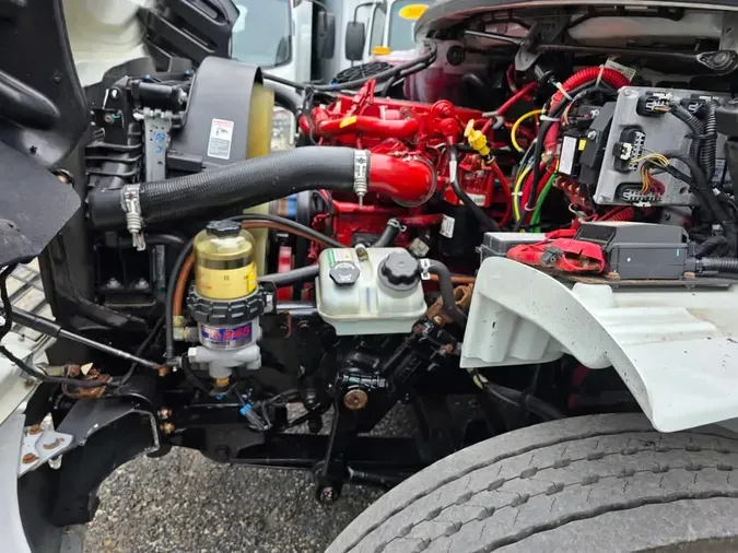 2020 FREIGHTLINER M2 106