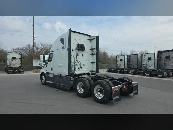 2022 Freightliner Cascadia 126