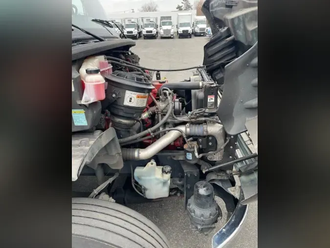 2018 FREIGHTLINER/MERCEDES M2 106