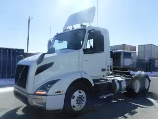 2019 VOLVO VNL