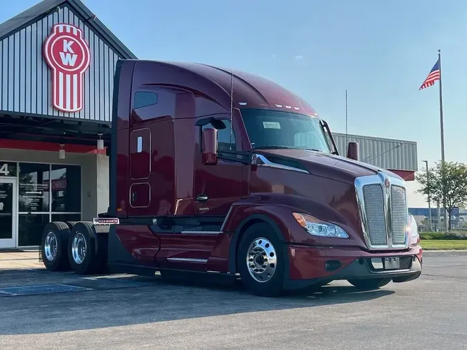 2025 Kenworth T680