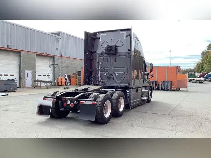 2022 Freightliner Cascadia 126a112f17b0ca825bd59405e1b198950f5