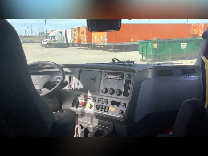 2022 Freightliner Cascadia 126a113d3b6e84ea2b2b3dabe846171c5c8