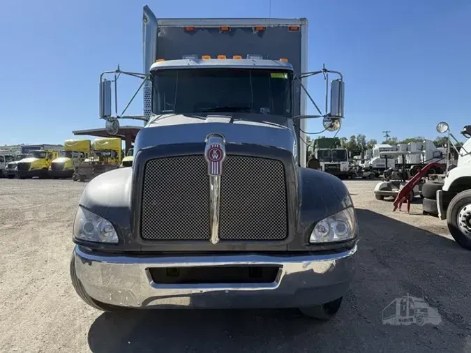 2012 KENWORTH T370