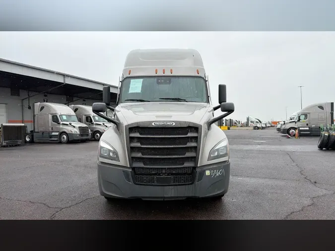 2025 Freightliner Cascadia 126