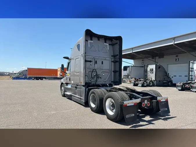 2025 Freightliner Cascadia 126