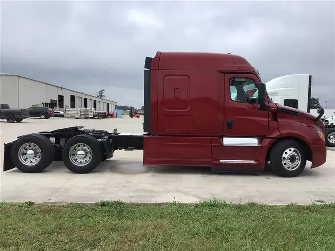 2019 FREIGHTLINER CA126