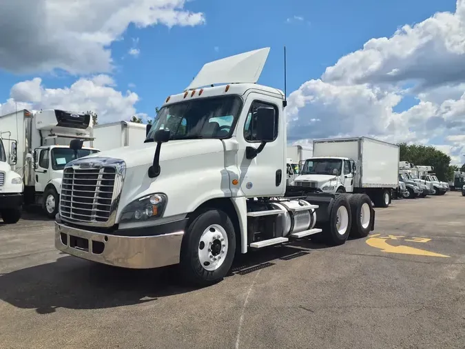 2019 FREIGHTLINER CASCADIA 125a11943f2312bd42872a686383abdcc49