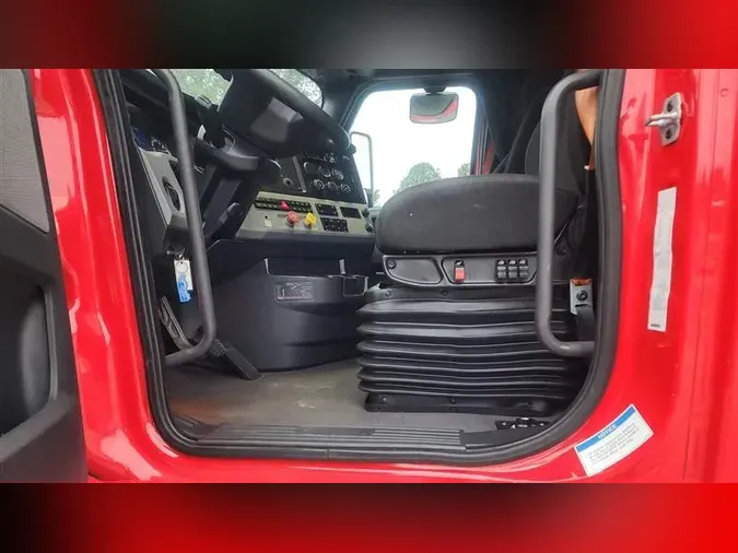 2022 FREIGHTLINER CA126