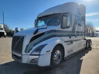 2022 VOLVO VNL64T860
