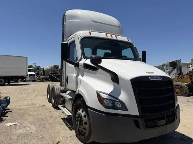 2022 FREIGHTLINER CASCADIA 116