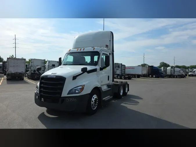 2020 Freightliner Cascadia 126