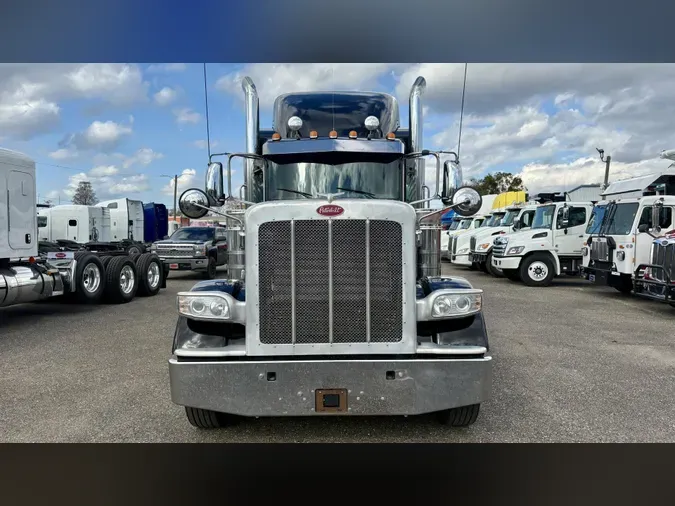2022 Peterbilt 389