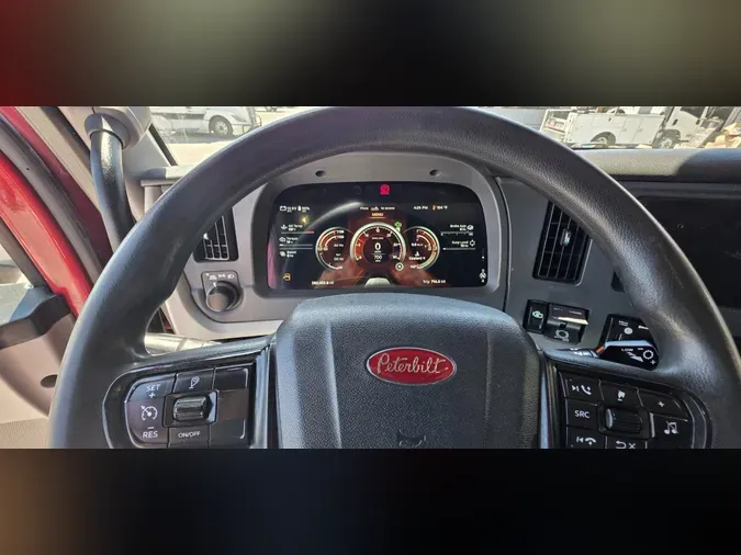 2022 Peterbilt 579
