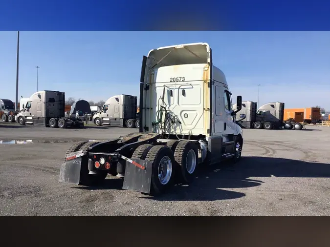 2021 Freightliner Cascadia 126