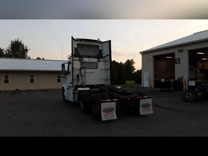 2018 Volvo VNL300