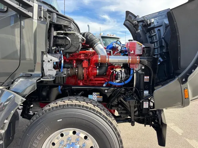 2026 Kenworth T880