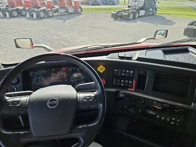2024 VOLVO VNL64T860