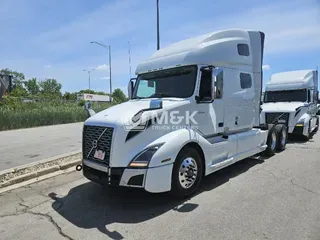 2020 VOLVO VNL64T760