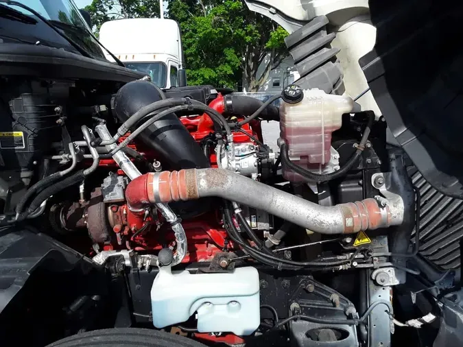 2019 NAVISTAR INTERNATIONAL LT625 SLPR CAB