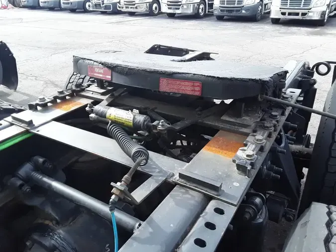 2020 NAVISTAR INTERNATIONAL LT625 SLPR CAB