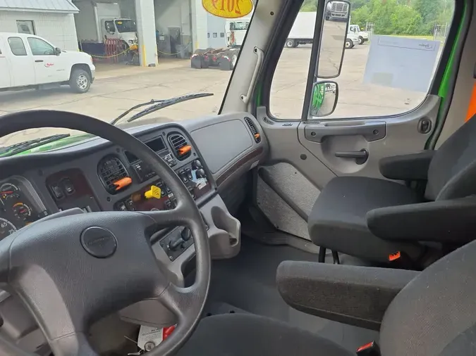 2019 FREIGHTLINER/MERCEDES M2 106