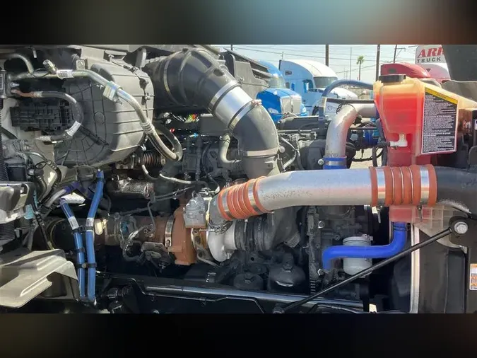 2022 KENWORTH T880