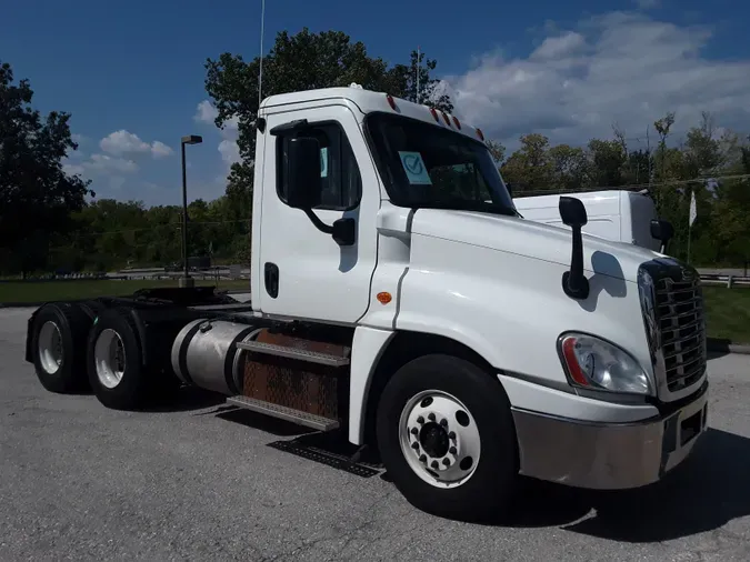 2016 FREIGHTLINER/MERCEDES CASCADIA 125