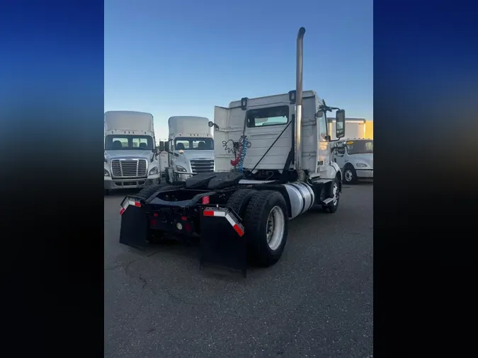 2019 VOLVO VNL42T 300a140e2cd32c296f576a09f6abf3a88da