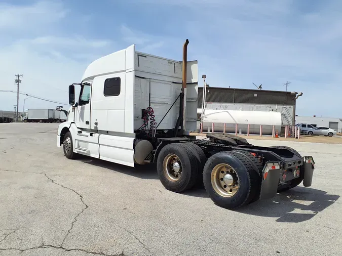 2018 VOLVO VNL64T-730